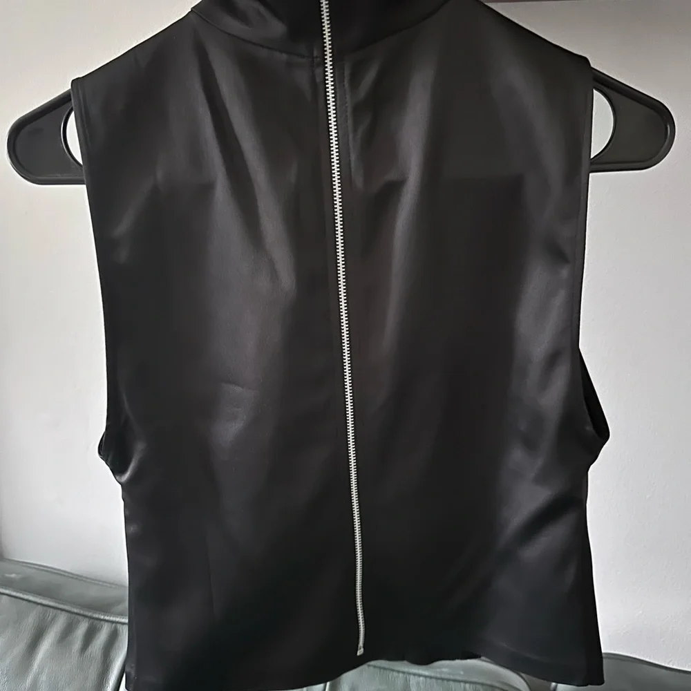 NWOT Zara satin effect top - Picture 4 of 4